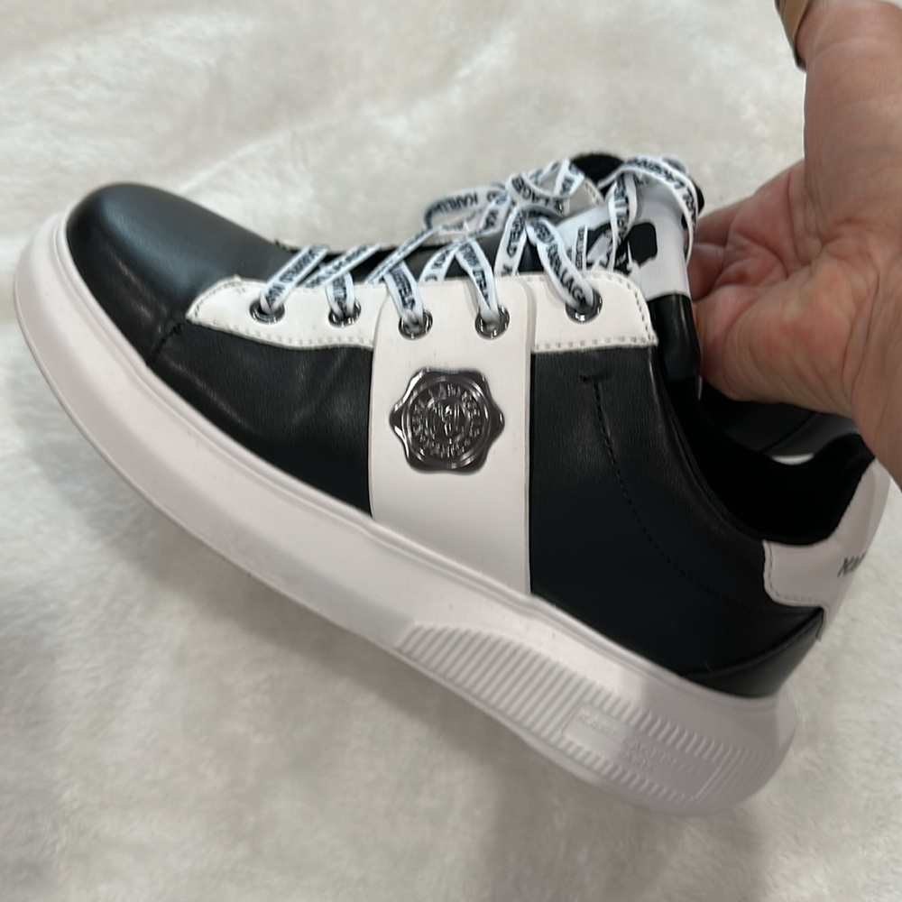 Karl Lagerfeld beautiful sneakers size 8.5 - Picture 4 of 10